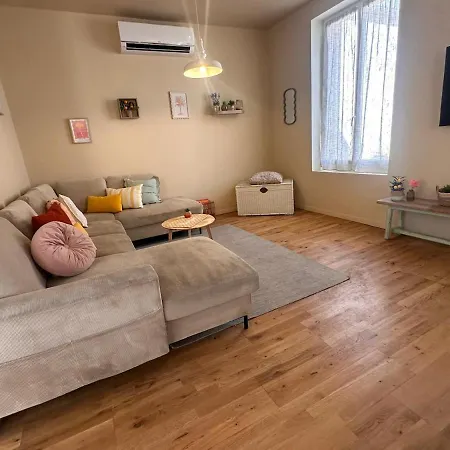 Prázdninový dům Maison Familiale Climatisee, Avec Jardin