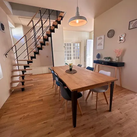 Maison Familiale Climatisee, Avec Jardin *